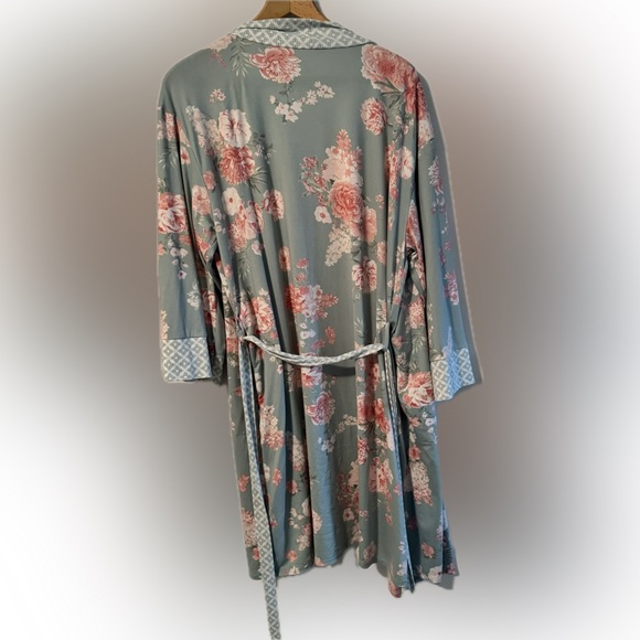 Floral Kimono Robe - Picture 2 of 4
